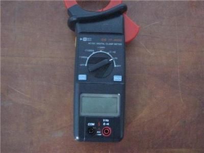 YFE AC/DC DIGITAL CLAMP METER YF 8030 + Carrying case  