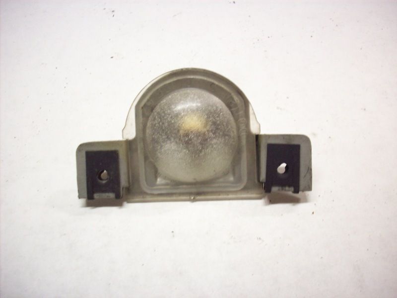 91 95 Saturn SL2 Licence Plate Light  