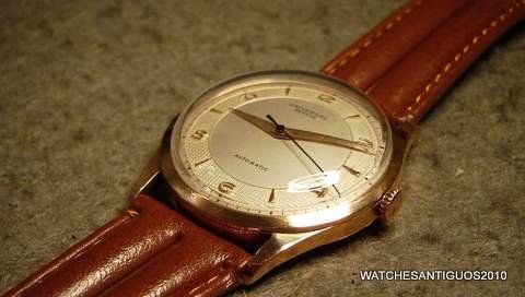 VINTAGE UNIVERSAL GENEVE AUTOMATIC BUMPER WATCH MEN´S 18K SOLID GOLD 