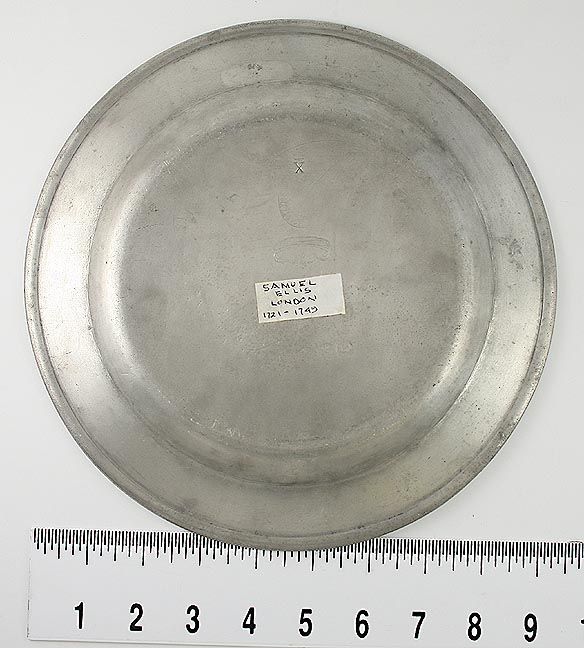 18TH CENTURY ENGLISH PEWTER PLATE SAMUEL ELLIS LONDON  