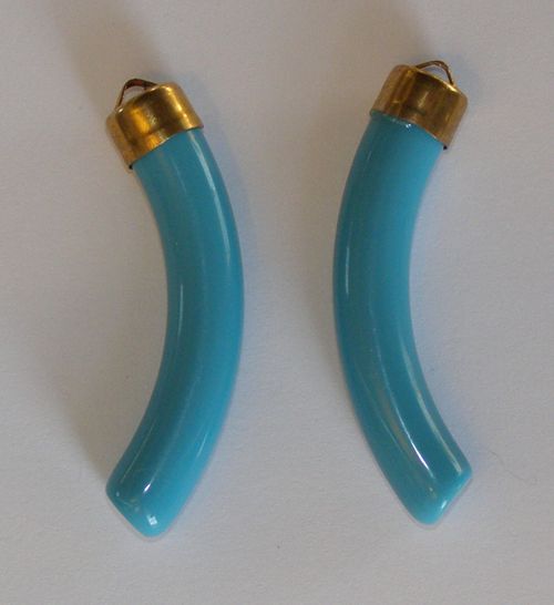 VINTAGE LONG TUBULAR TURQUOISE GLASS PENDANT TOOTH BEAD  