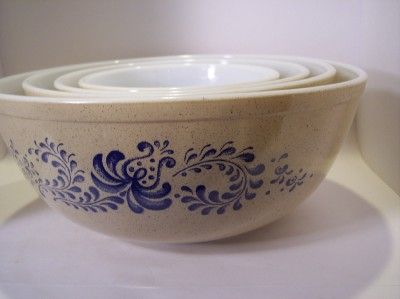 Vintage Pyrex 4 Homestead MIXING BOWLS Excellent Condition NO Chips 