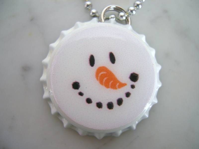 CHRISTMAS WINTER SNOWMAN FACE BOTTLE CAP NECKLACE  