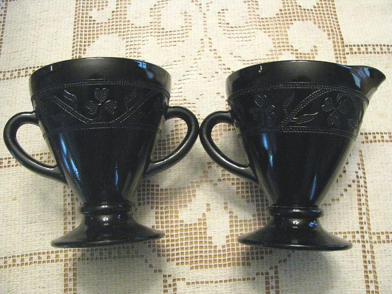 Hazel Atlas Clover Shamrock Sugar Creamer Black Glass  