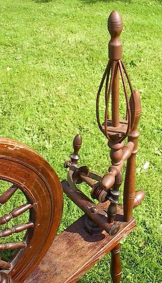 RARE ANTIQUE Spinning Wheel w/ Distaff EXCELLENT  