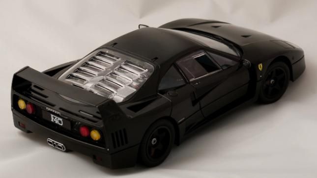 18 FERRARI KYOSHO F40 LIGHT WEIGHT BLACK  