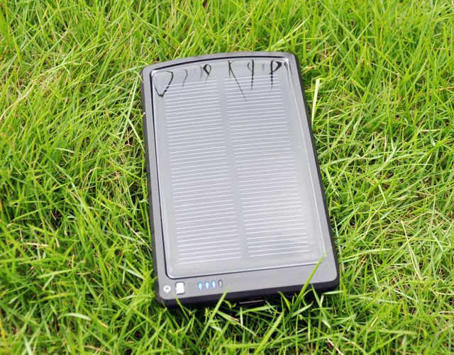 Brand iPhone Environmental Solar External Backup Battery Power Charger 