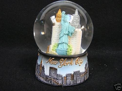 NEW YORK CITY NIGHT SKYLINE SNOWDOME/SNOW GLOBE NEW  