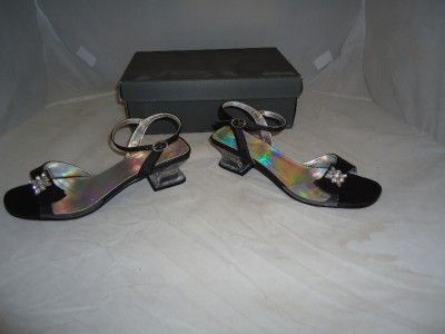 Kenneth Cole REACTION Girls Cind R Ella Sandal 4 Clear/Silver MSRP$45