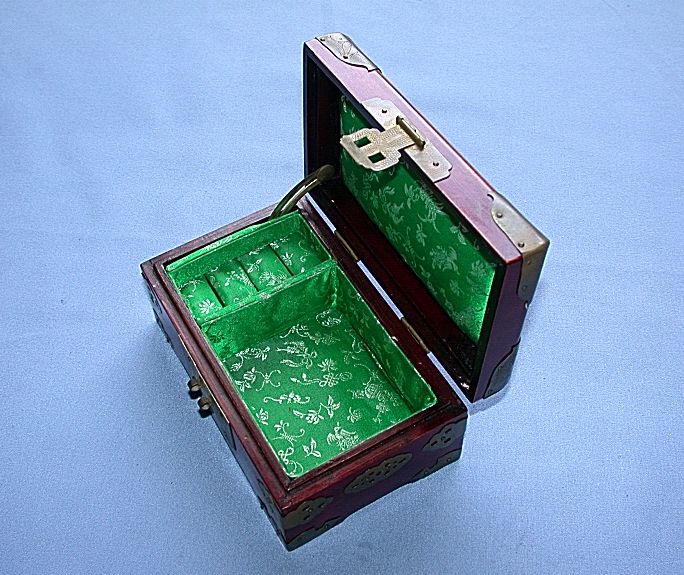   auction is for a Beautiful Shanghai China Jade Top Wooden Jewelry Box