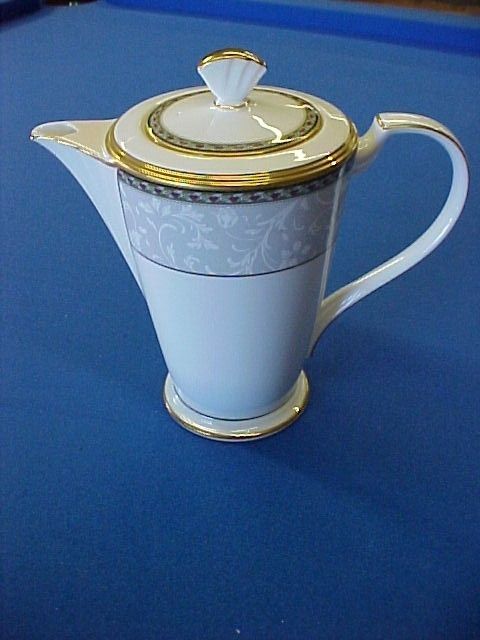 NORITAKE CHINA LANGSDALE #4785 COFFEE SERVER BONE/GOLD  