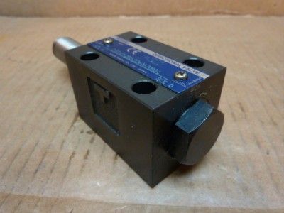 Yuken Directional Valve DSG 01 2B2 D24 N 7090 L #29615  