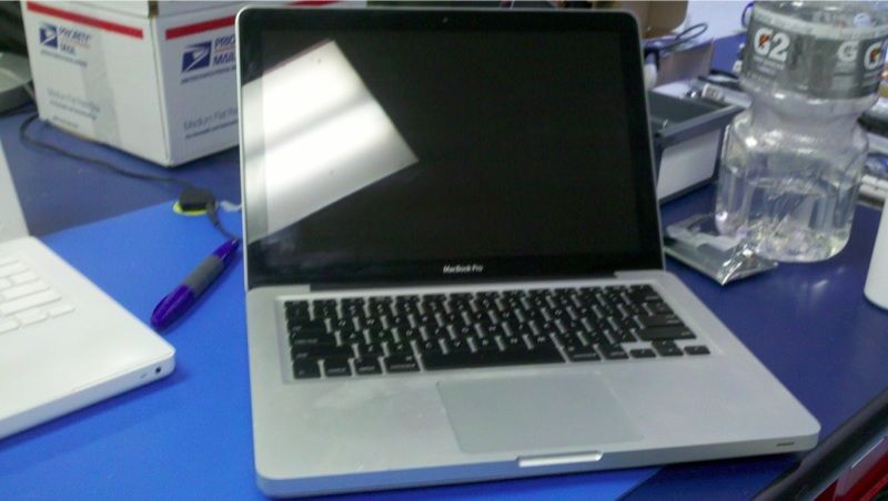 Apple MacBook Pro 13.3 Laptop   MC700LL/A (February, 2011) for parts 