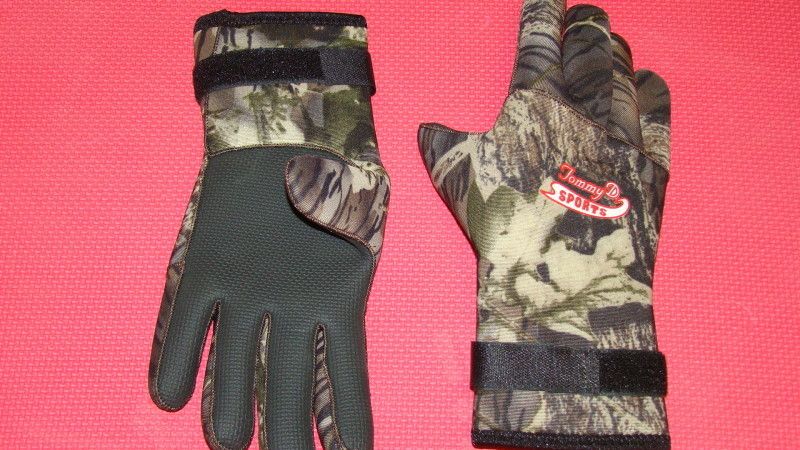 CAMIO 5MM DIVE GLOVES, SCUBA , SURFING, SNORLKING  