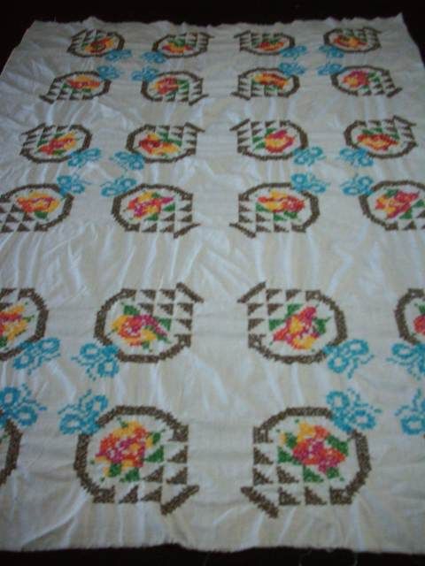 HAND CROS. STIT. FLOWER BASKETS SMALL QUILT TOP #C1009  