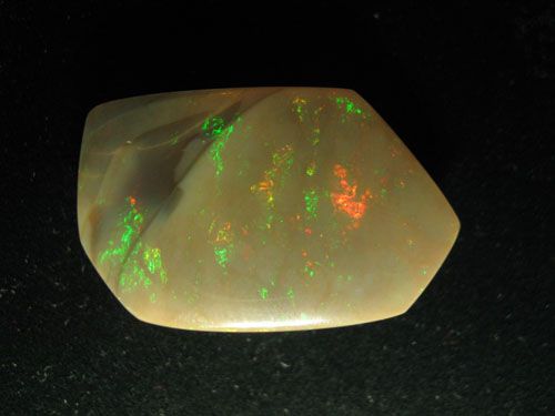 opals are shown dry and 100 % natural pictures and videos are made 