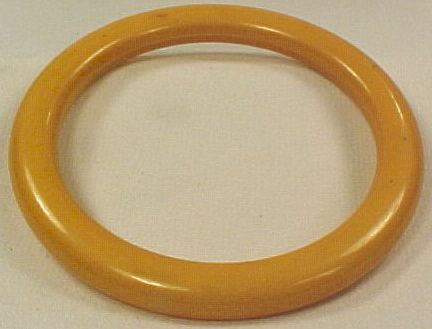 Vintage BUTTERSCOTCH YELLOW BAKELITE BANGLE BRACELET  