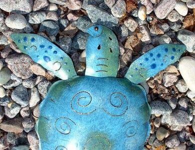 18 INCH X 12 INCH METAL BLUE TURTLE WALL HANGING GARDEN DECOR  