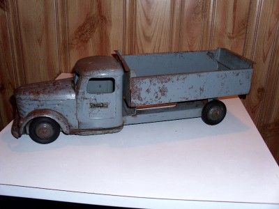 Structo dump truck vintage toy pressed steel 1950s   very good cond 