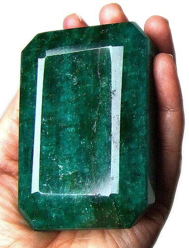 NATURAL BRAZILIAN EMERALD MUSUEM GEM~2035CT BIG OCTAGON  